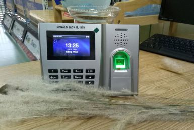 Máy chấm công Ronald Jack RJ 919